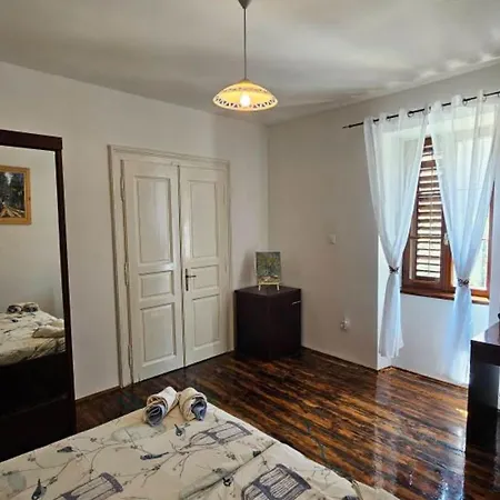 Дом отдыха Lisko - Five Bedroom With Private Pool Драмаль