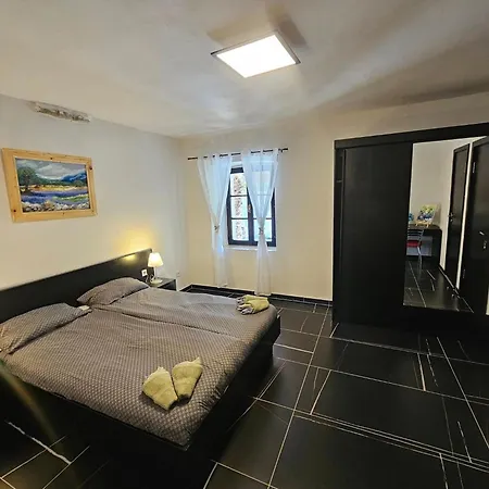 Nyaraló Lisko - Five Bedroom With Private Pool