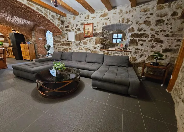 펜션 Lisko - Five Bedroom With Private Pool *