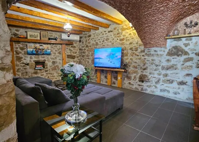 Lisko - Five Bedroom With Private Pool 펜션 *