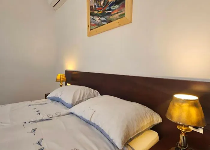 Lisko - Five Bedroom With Private Pool *