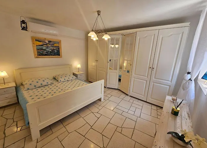 Lisko - Five Bedroom With Private Pool