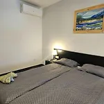 Lisko - Five Bedroom With Private Pool *
