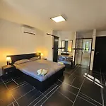 Lisko - Five Bedroom With Private Pool بيت للعطل Tribalj (Primorsko-Goranska)