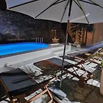 Lisko - Five Bedroom With Private Pool بيت للعطل Tribalj (Primorsko-Goranska)