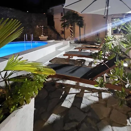 Lisko - Five Bedroom With Private Pool Feriehus Tribalj (Primorsko-Goranska)