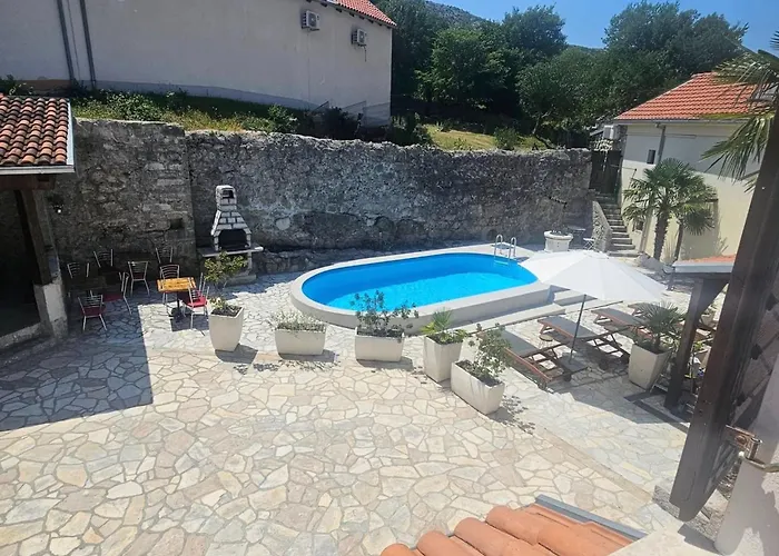 Lisko - Five Bedroom With Private Pool * Tribalj (Primorsko-Goranska)