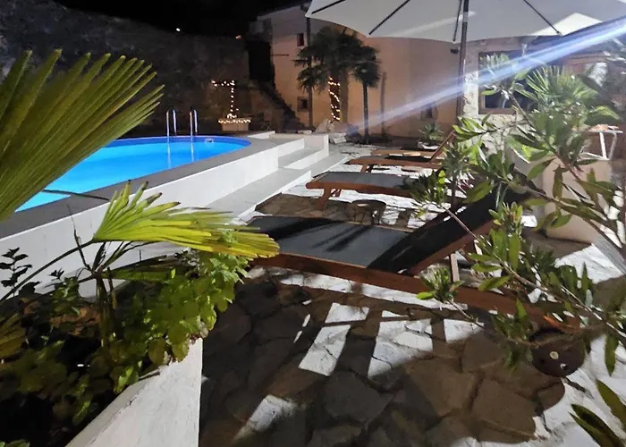 Lisko - Five Bedroom With Private Pool Feriehus Tribalj (Primorsko-Goranska)